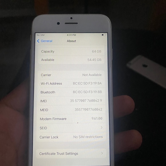 iPhone 6s 64 gb (unlocked) - Picture 3 of 6